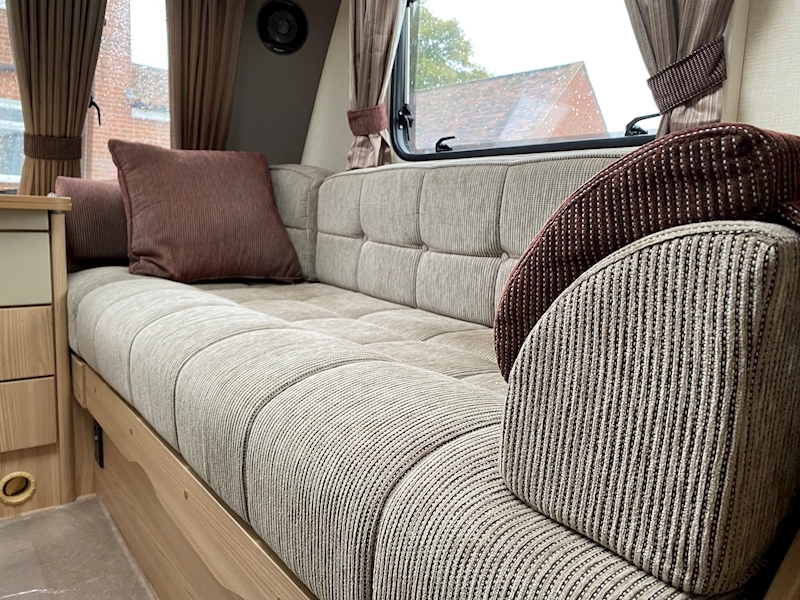Coachman Pastiche 2012 520/4 - Large 8