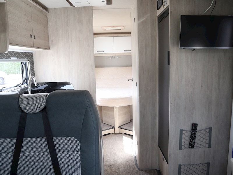 Autotrail F-Line 2022 F74 - Large 8