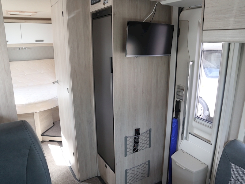 Autotrail F-Line 2022 F74 - Large 12