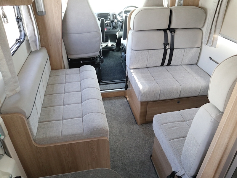 Elddis Autoquest 2020 196 - Large 10