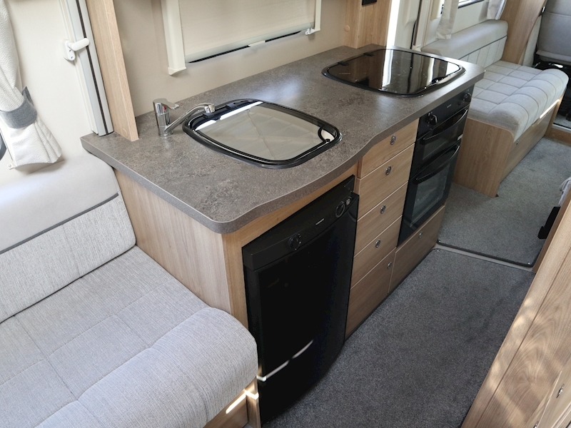 Elddis Autoquest 2020 196 - Large 15