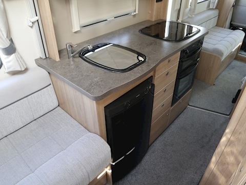 Elddis Autoquest 2020 196 - Large 15
