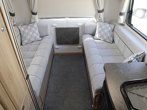 Elddis Autoquest 2020 196 - Large 17