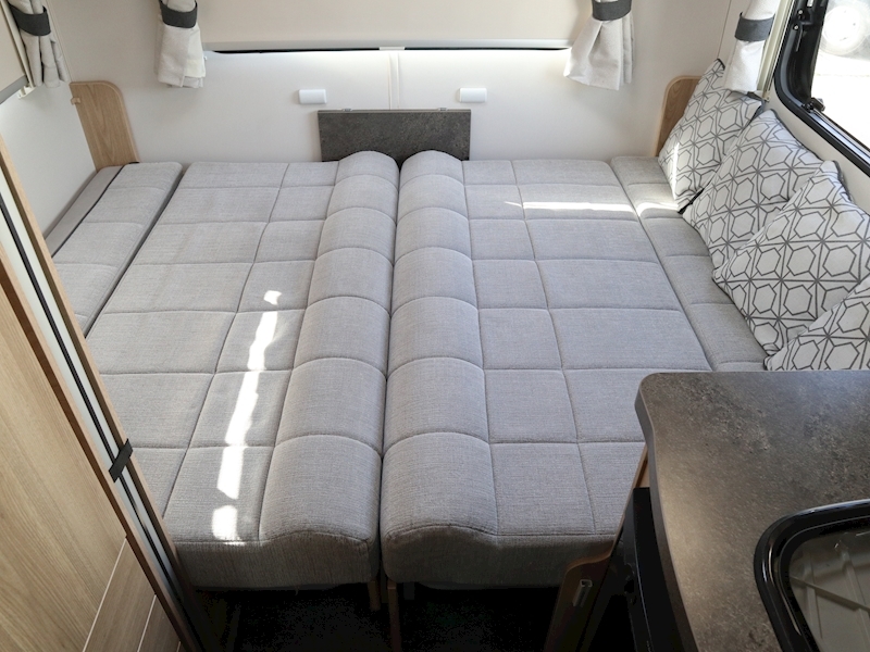 Elddis Autoquest 2020 196 - Large 18