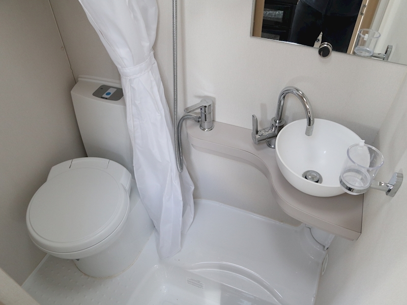 Elddis Autoquest 2020 196 - Large 22