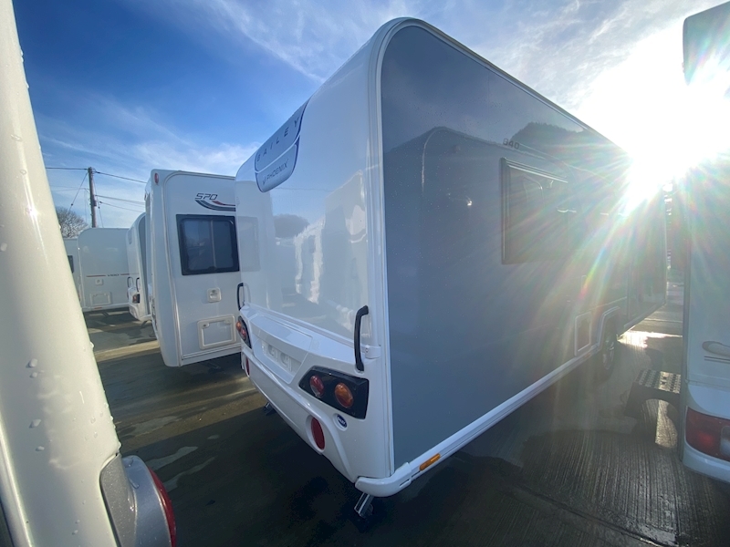 Bailey Phoenix 2021 640 - Large 1