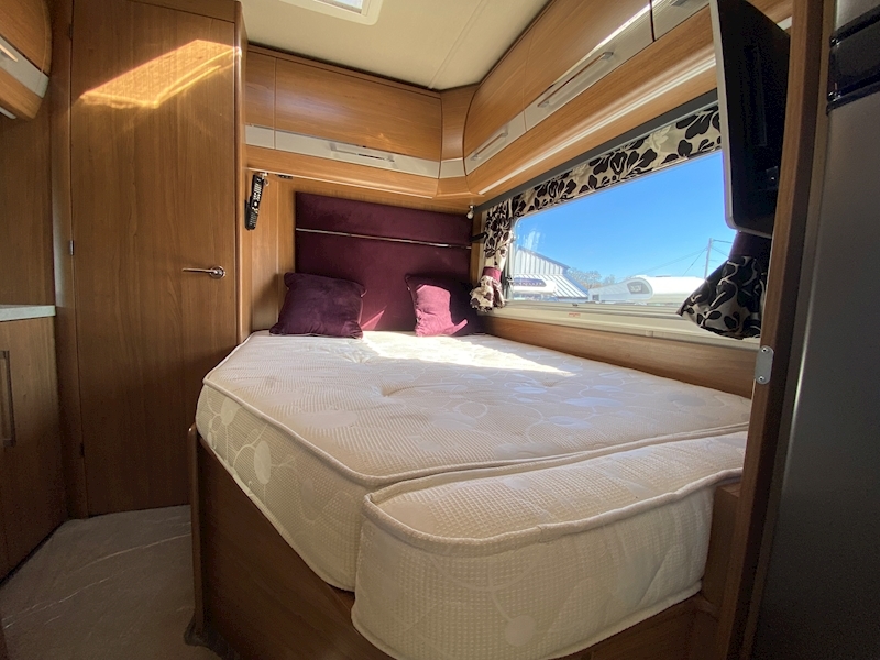 Autotrail Dakota 2015 FB - Large 9