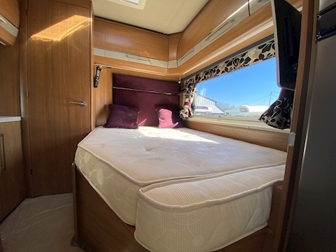 Autotrail Dakota 2015 FB - Large 9