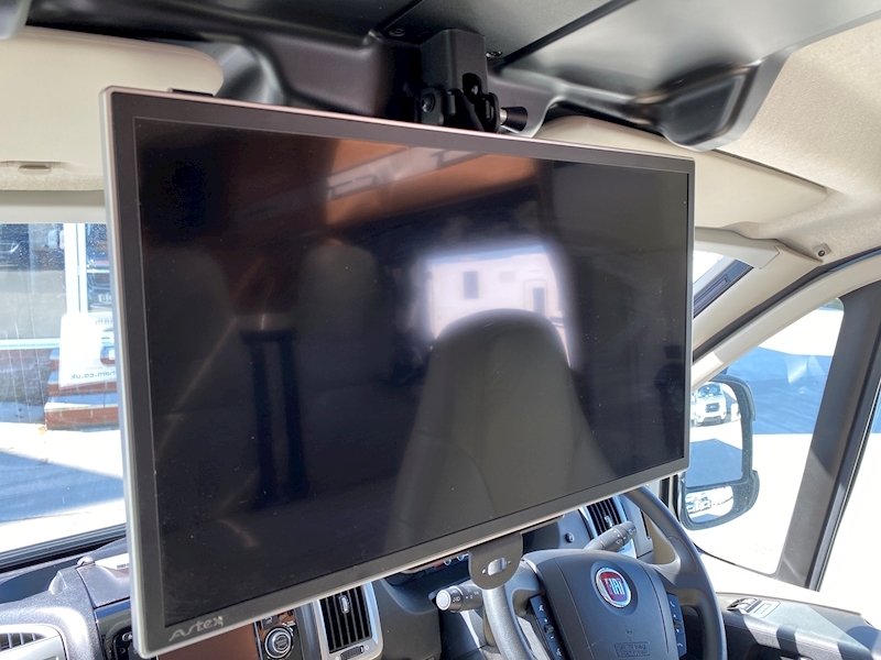 Autotrail Dakota 2015 FB - Large 11
