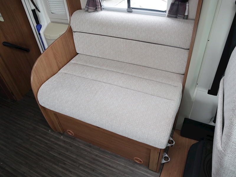 Autotrail Tracker 2018 RB - Large 10