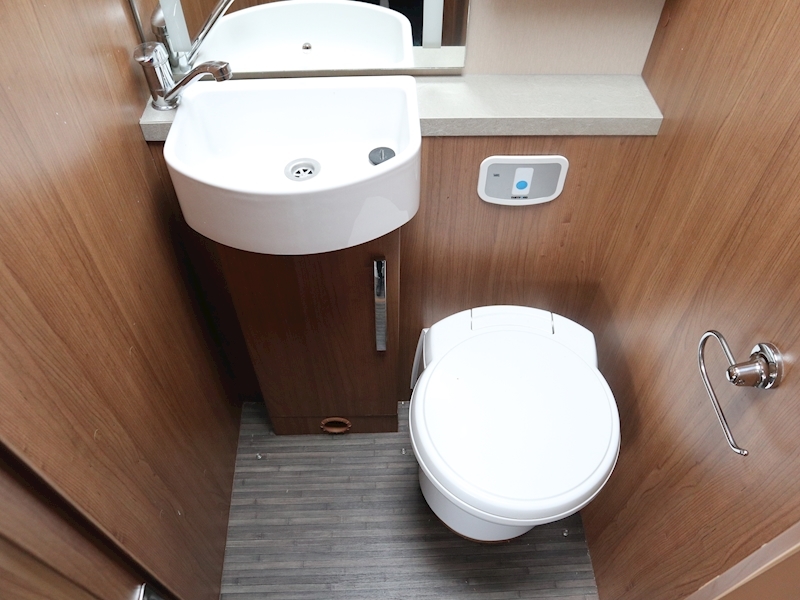 Autotrail Tracker 2018 RB - Large 23