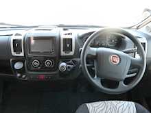 Autotrail Frontier 2012 Navajo11