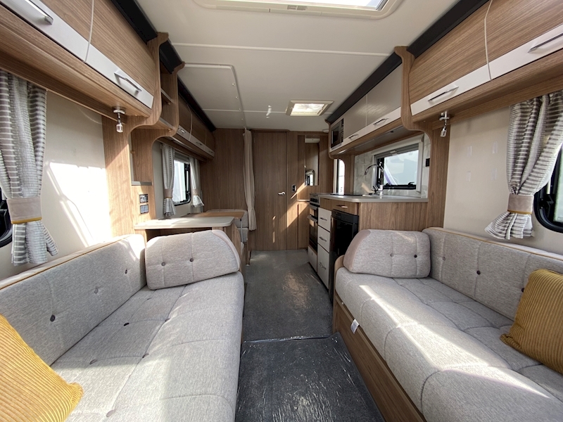 Coachman VIP 520 2018 Caravan - Large 2