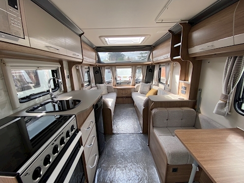 Coachman VIP 520 2018 Caravan - Large 7