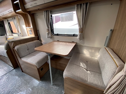 Coachman VIP 520 2018 Caravan - Large 8
