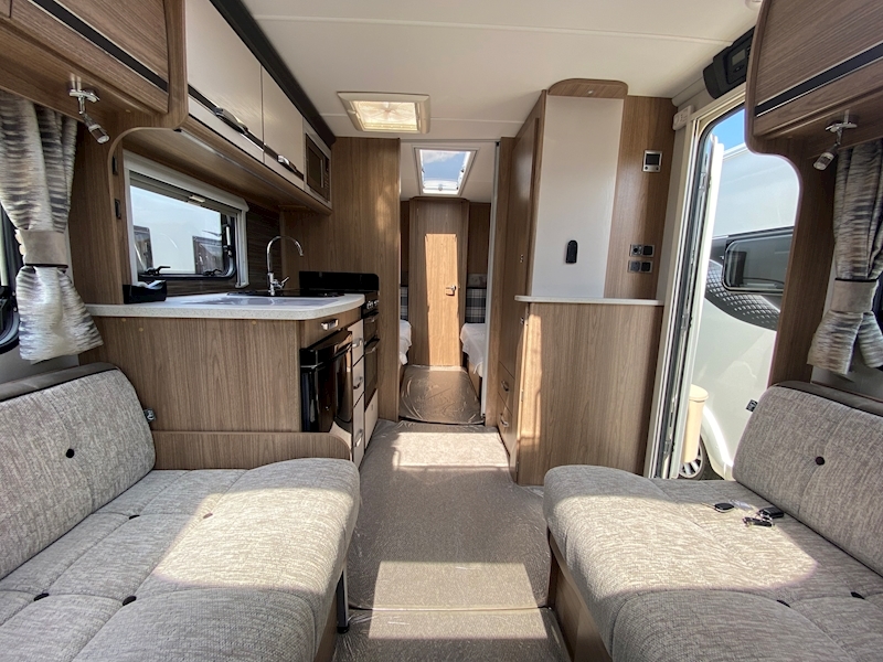 Coachman VIP 2017 565 - Large 2