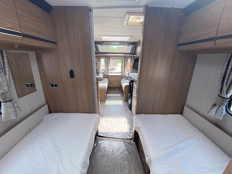 Coachman VIP 2017 565 - Large 6