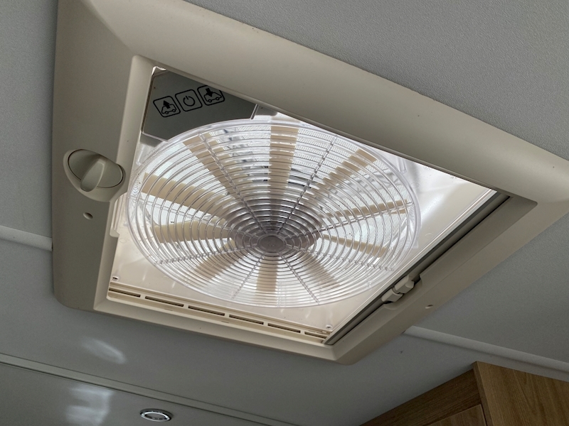 Elddis Xplore 2020 554 - Large 9