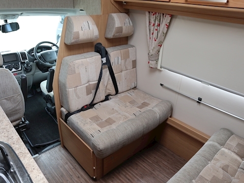Elddis Majestic 2011 180 - Large 10