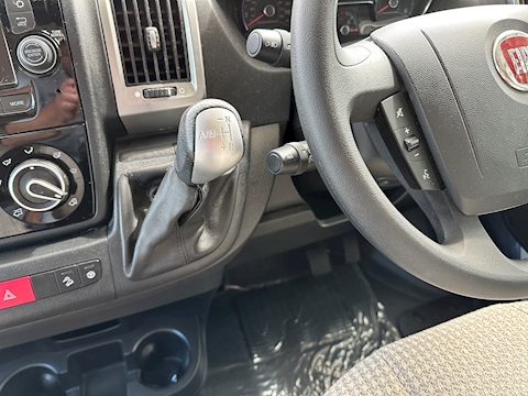Autotrail Tracker 2016 RS - Large 10