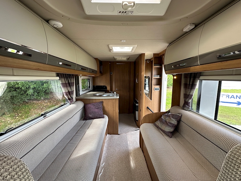 Autotrail Tracker 2016 RS - Large 2