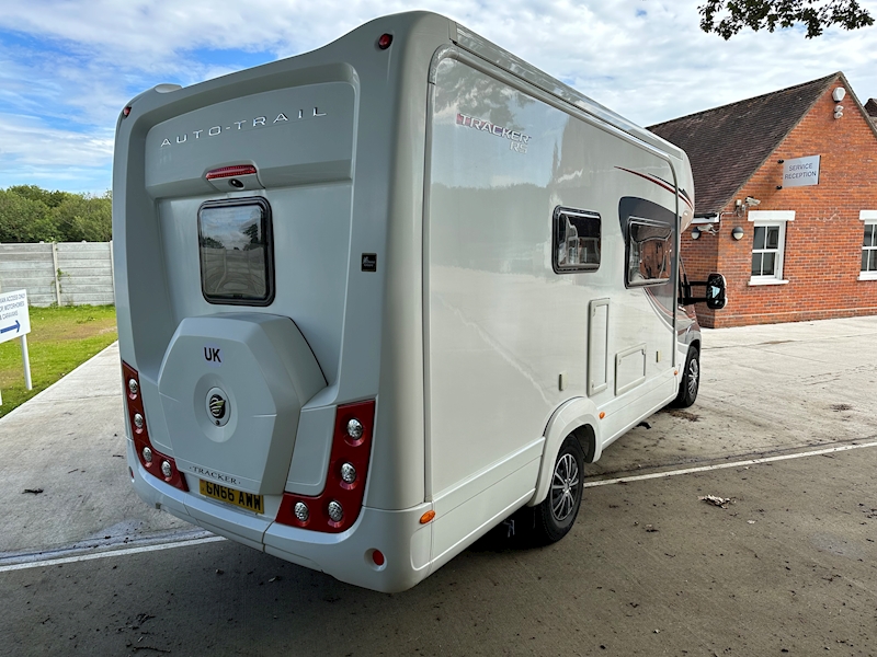 Autotrail Tracker 2016 RS - Large 1