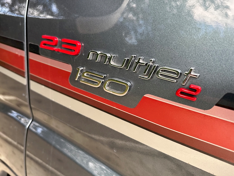 Autotrail Tracker 2016 RS - Large 12