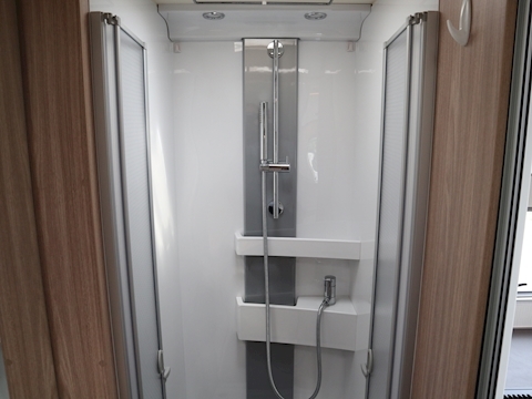 Burstner Delfin 2021 T680 G - Large 25