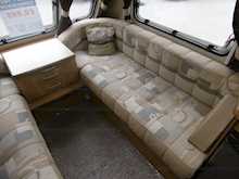 Swift Conqueror 2010 4805