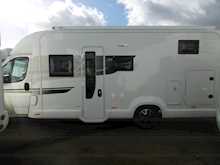 Swift Escape 2017 Champagne 6844