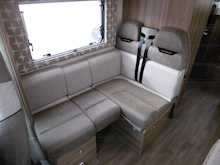 Swift Escape 2017 Champagne 6849