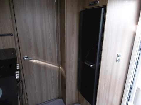 Swift Conqueror 560 - U925