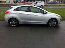 Hyundai 1.6 CRDi Blue Drive Premium Hatchback 5dr Diesel Manual (102 g/km, 134 bhp)