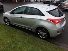 Hyundai 1.6 CRDi Blue Drive Premium Hatchback 5dr Diesel Manual (102 g/km, 134 bhp)