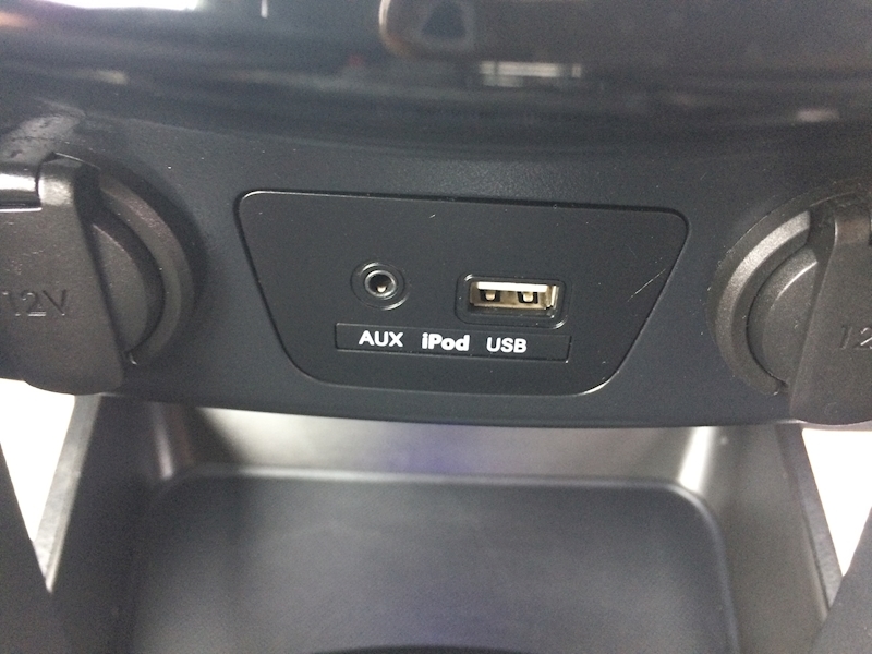 Hyundai 1.6 CRDi Blue Drive Premium Hatchback 5dr Diesel Manual (102 g/km, 134 bhp)