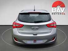 Hyundai 1.6 CRDi Blue Drive Premium Hatchback 5dr Diesel Manual (102 g/km, 134 bhp)