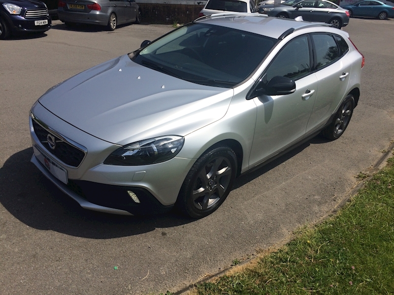 Volvo 1.6 D2 Lux Hatchback 5dr Diesel Powershift (s/s) (108 g/km, 115 bhp)