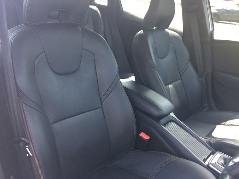 Volvo 1.6 D2 Lux Hatchback 5dr Diesel Powershift (s/s) (108 g/km, 115 bhp)