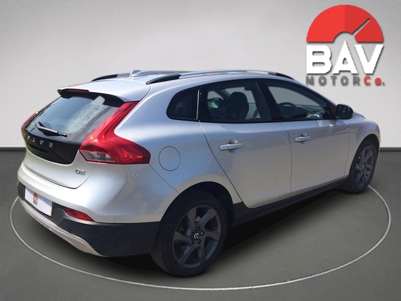 Volvo 1.6 D2 Lux Hatchback 5dr Diesel Powershift (s/s) (108 g/km, 115 bhp)