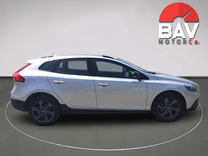 Volvo 1.6 D2 Lux Hatchback 5dr Diesel Powershift (s/s) (108 g/km, 115 bhp)