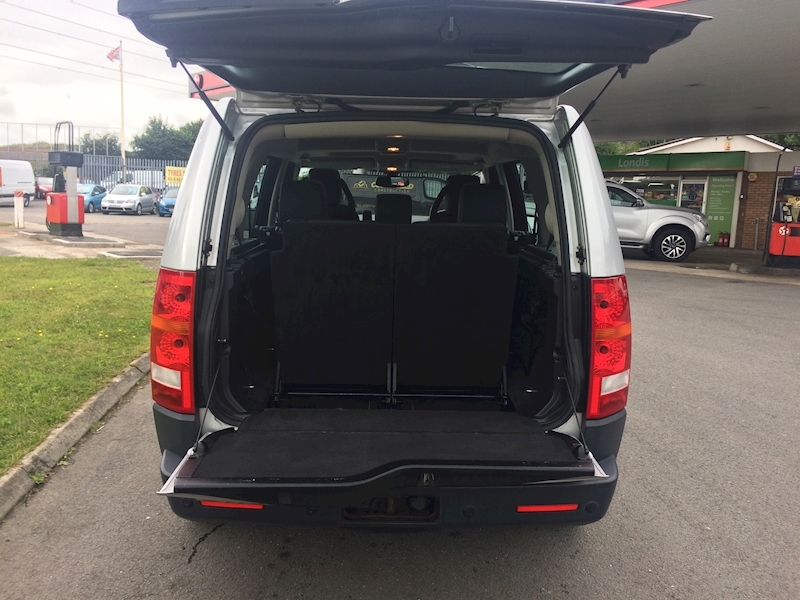 Land Rover 2.7 TD V6 HSE SUV 5dr Diesel Automatic (275 g/km, 190 bhp)