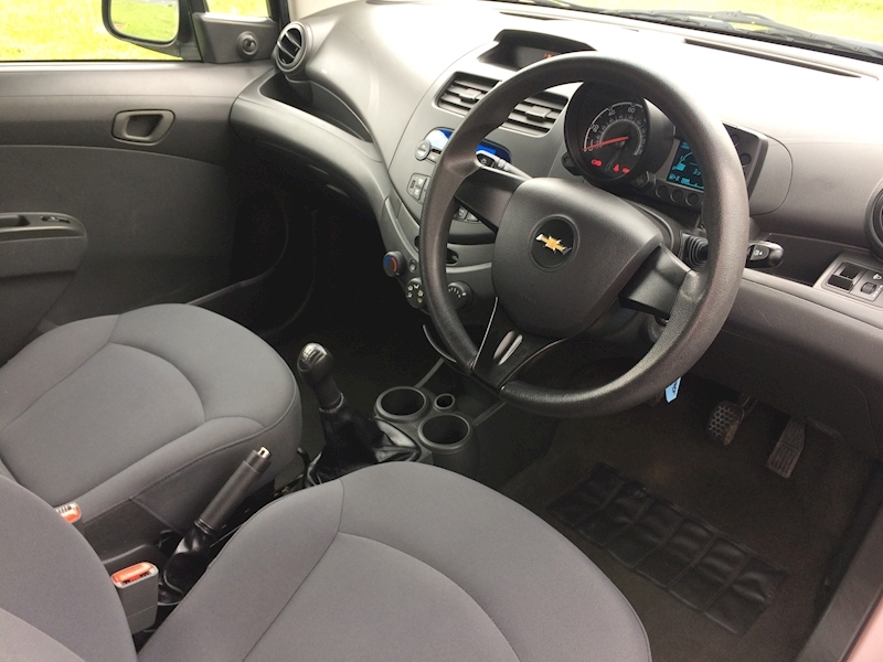 Chevrolet 1.0 + Hatchback 5dr Petrol Manual (119 g/km, 67 bhp)