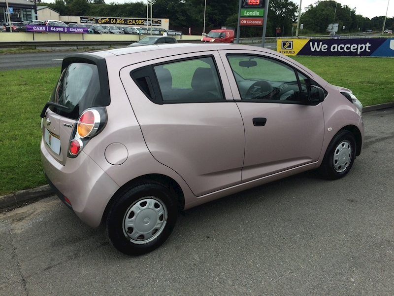 Chevrolet 1.0 + Hatchback 5dr Petrol Manual (119 g/km, 67 bhp)
