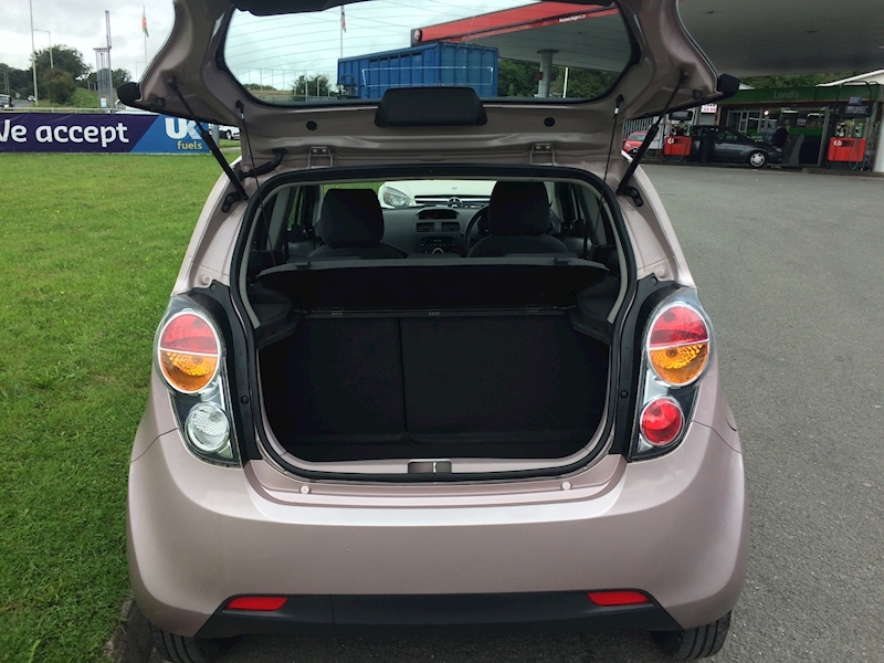 Chevrolet 1.0 + Hatchback 5dr Petrol Manual (119 g/km, 67 bhp)