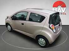 Chevrolet 1.0 + Hatchback 5dr Petrol Manual (119 g/km, 67 bhp)