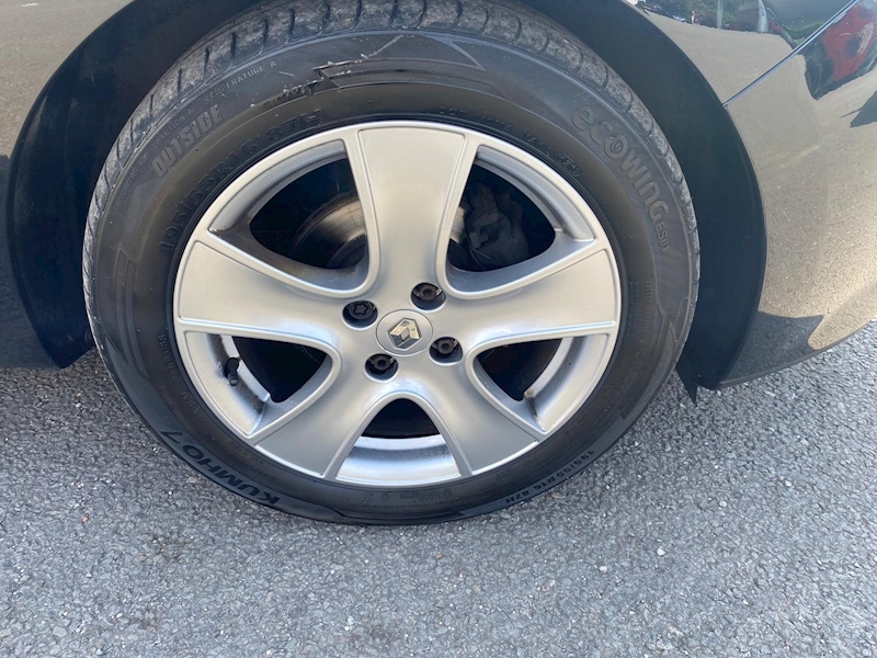 Renault 1.5 dCi ENERGY Expression + Hatchback 5dr Diesel Manual (s/s) (90 g/km, 90 bhp)