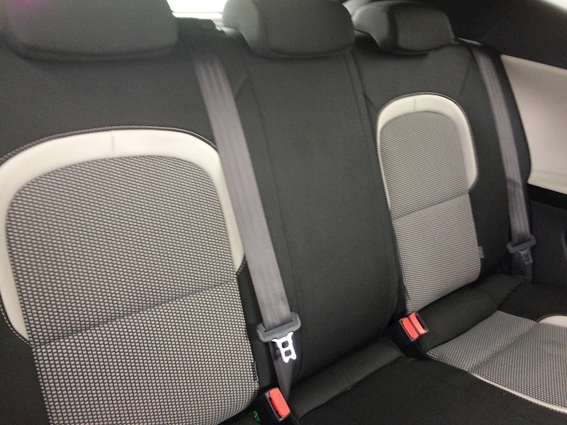 Kia 1.6 CRDi SE Hatchback 3dr Diesel Manual (s/s) ISG (112 g/km, 126 bhp)