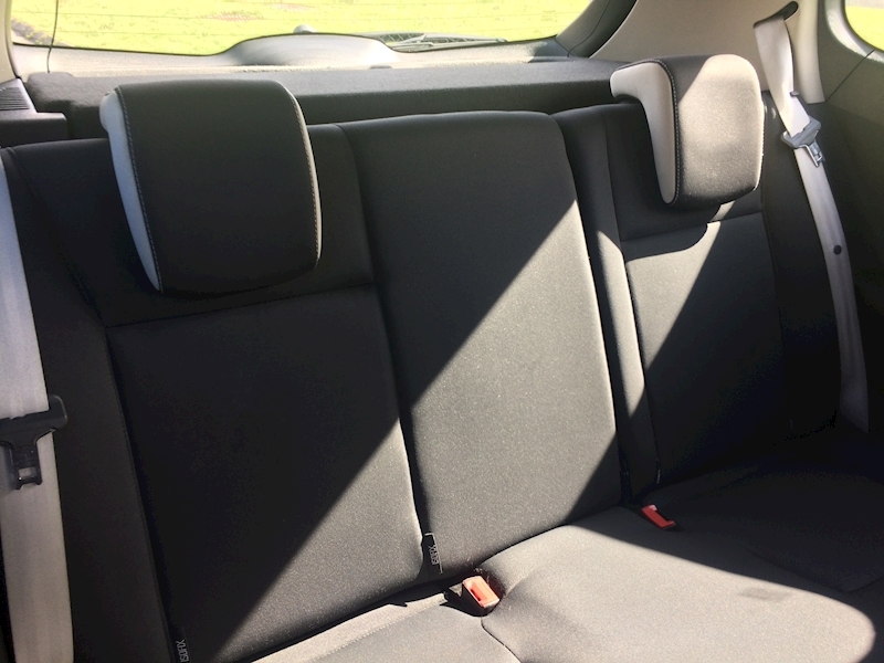 Renault 2.0 Renaultsport Silverstone GP Hatchback 3dr Petrol Manual (195 g/km, 197 bhp)