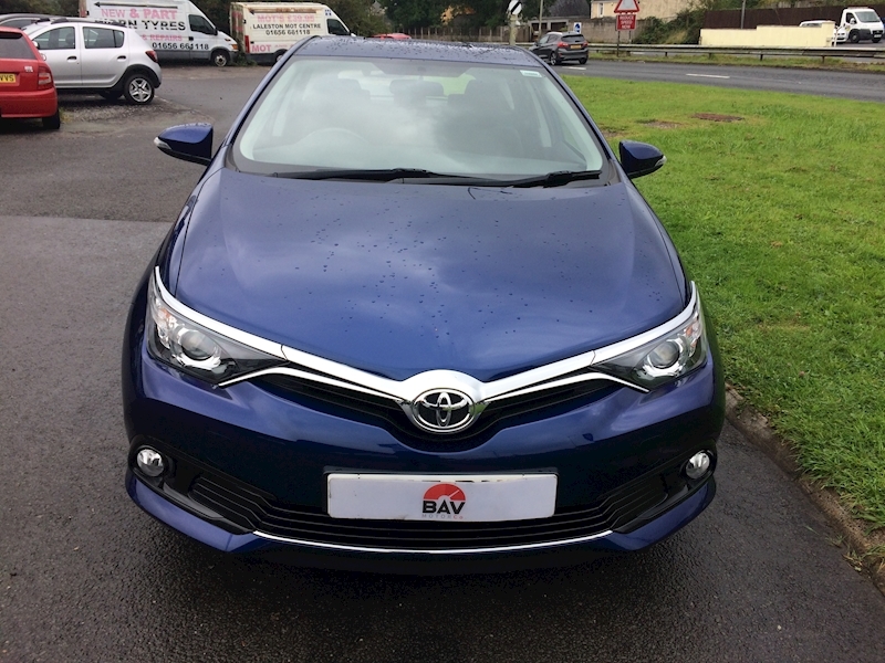 Toyota 1.2 VVT-i Business Edition Hatchback 5dr Petrol (s/s) (116 ps)