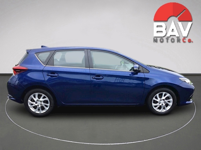 Toyota 1.2 VVT-i Business Edition Hatchback 5dr Petrol (s/s) (116 ps)